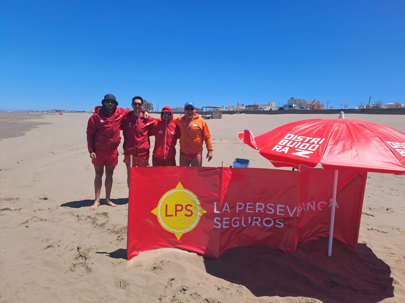 Fin de semana récord en Claromecó y Dunamar: intenso trabajo del cuerpo de guardavidas