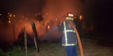 Oberá: Policías y Bomberos sofocaron tres incendios ocurridos ayer en Oberá