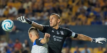 El futbolista de 38 años quedó envuelto en un conflicto por una acción fuera de la cancha.