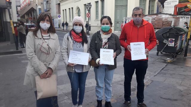 Padres de chicos asaltados en pleno Centro de Córdoba.