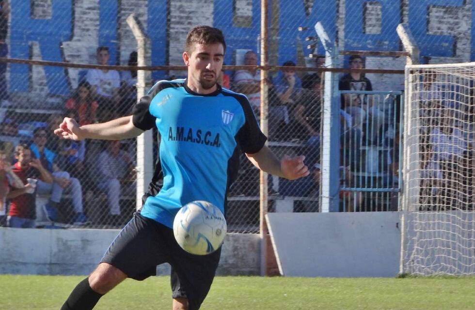 Sufrió una fractura de cráneo en un partido de fútbol y peligra su vida