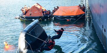 Puerto Belgrano: aspirantes navales de primer año realizan instrucción en la ESSA
