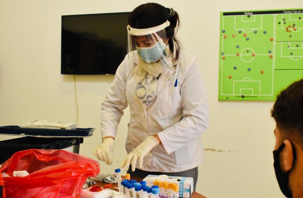De cara a un nuevo encuentro, hisopan al plantel de Instituto