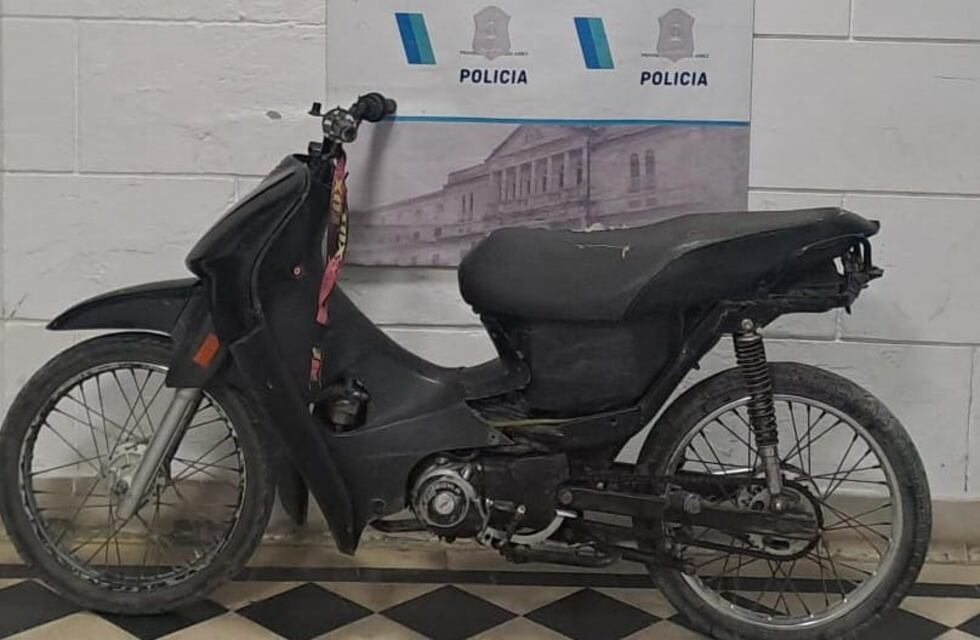 Recuperan moto con pedido de secuestro y aprehendieron a su conductor