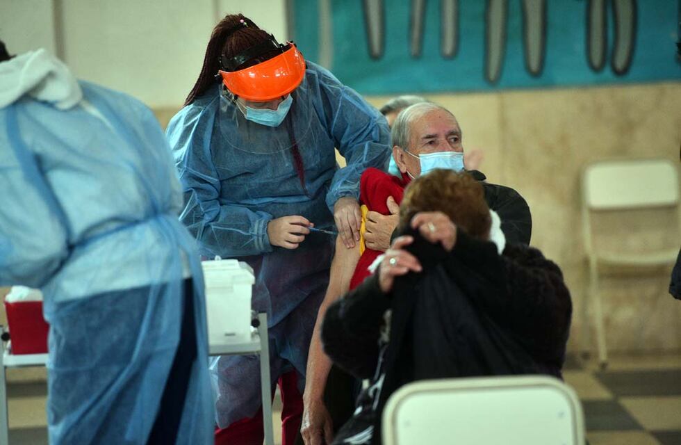 Vacunación en Córdoba: más de 1,6 millones de personas en total recibieron dosis