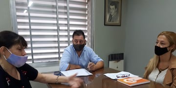Carla Boidi, Marcelo Trigueros y Yanina Tolosa, asesores de Mársico en el proyecto de enfermedades poco frecuentes