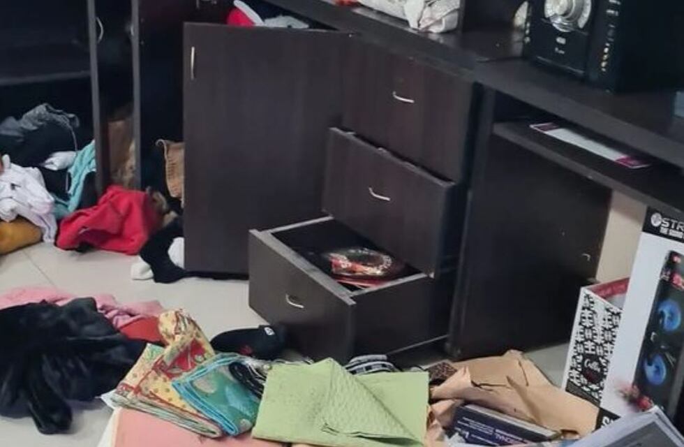 Fotos y video: robaron y dieron vuelta la casa del intendente de Mendiolaza, Daniel Salibi