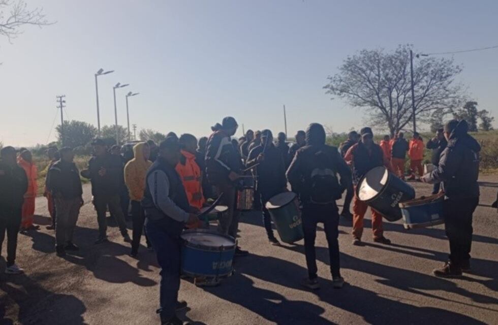 Protesta de la Uocra: realizaron un corte de la ruta 33 entre Pérez y Zavalla