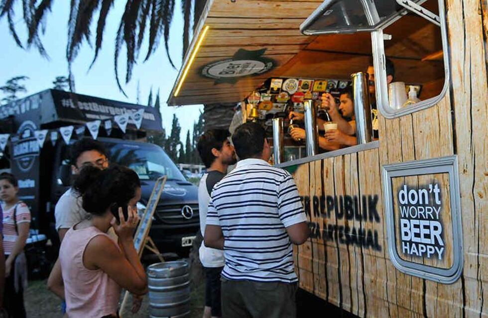 Licitación Carros Gastronómicos para las Plazas de Tres Arroyos y el Parque Cabañas