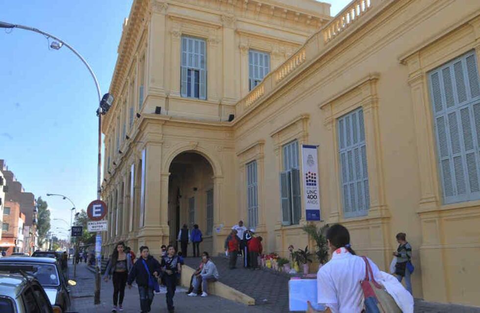 Cansadas de no ser escuchadas, renunciaron seis médicas del Hospital Clínicas