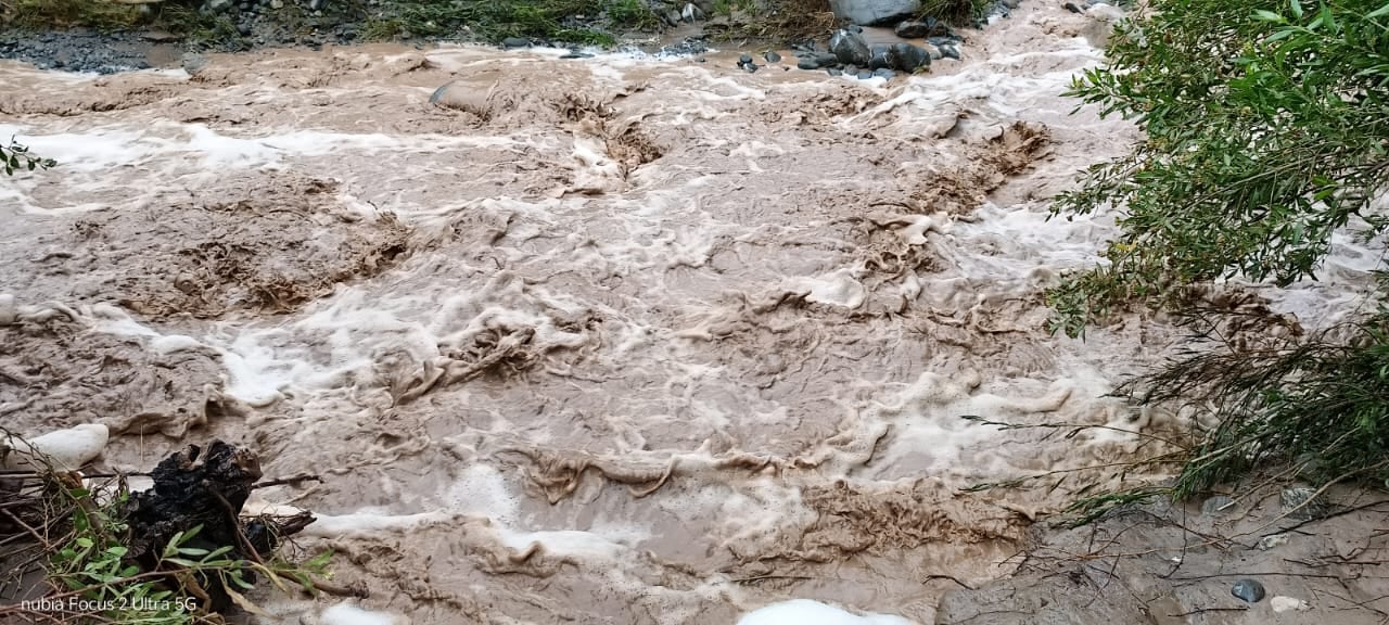 Crecieron los ríos Ampimpa y Amaicha y La Fronterita volvió a quedar temporalmente  aislada. Río Ampimpa. (Foto Sol Alvarez Natale)