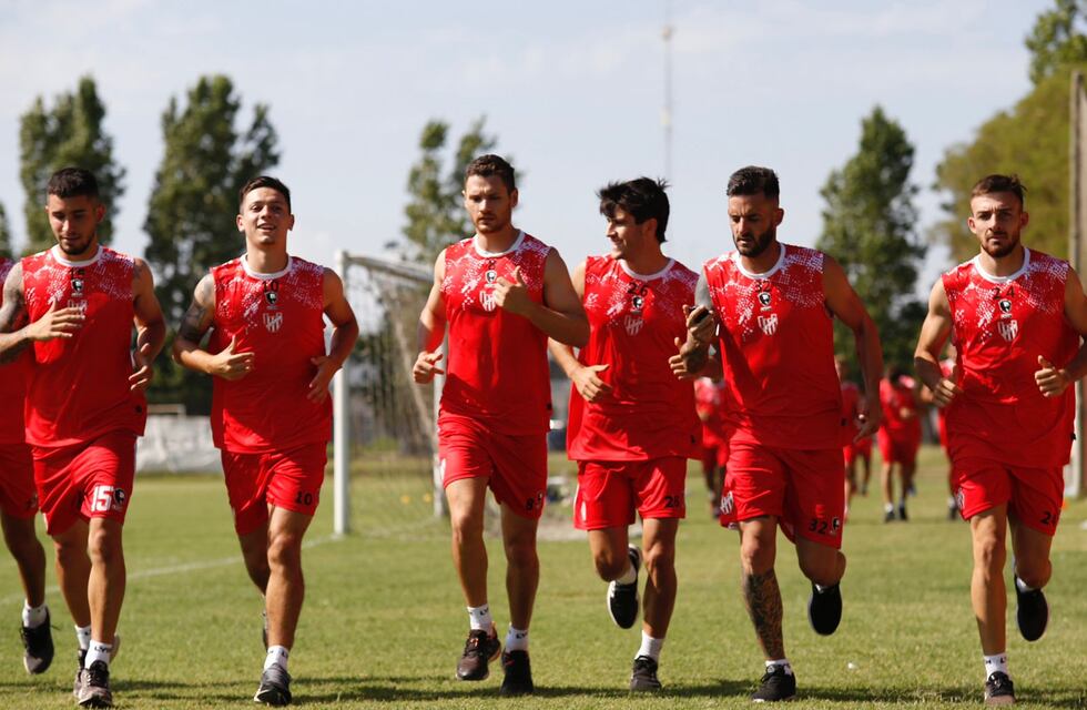 Instituto volvió a los entrenamientos y ya confirmó seis refuerzos para la Primera Nacional