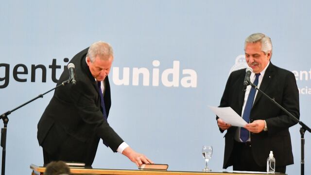 Alberto Fernández y Jaime Perzcyk, el nuevo ministro de Educación, en Casa Rosada. (Foto: Federico López Claro)