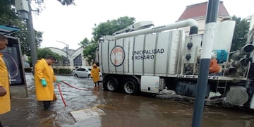 El Comité de Emergencias organizó operativos especiales este sábado en diferentes calles intransitables.