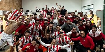 "El grupo está cada vez más maduro", destacó Diego Dabove por la victoria de Instituto (Prensa Instituto).