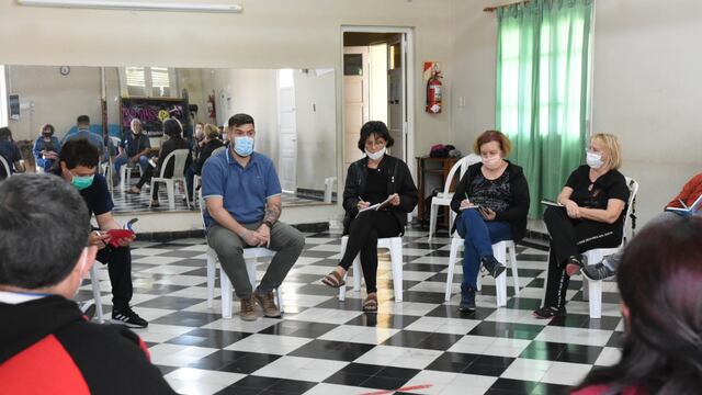 Adultos mayores se capacitan en el uso de tecnología