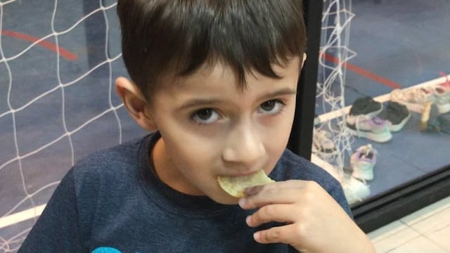 Nazareno tiene 6 años, padece una enfermedad neuromuscular degenerativa y necesita 2,5 millones de pesos para hacer un tratamiento en Ecuador.