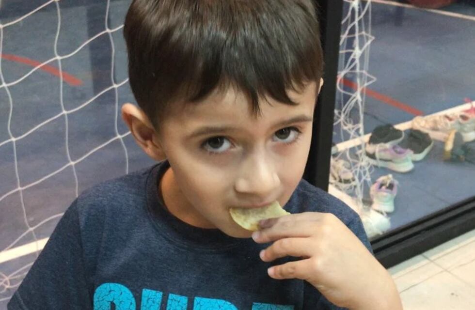 Tiene 6 años, padece una enfermedad degenerativa y necesita $2.500.000 para recibir un tratamiento en Ecuador