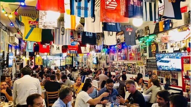 Bodegón futbolero de Argentina.