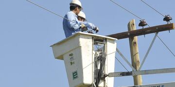 Las cuadrillas de Epec trabajan en diferentes zonas de la ciudad de Córdoba.