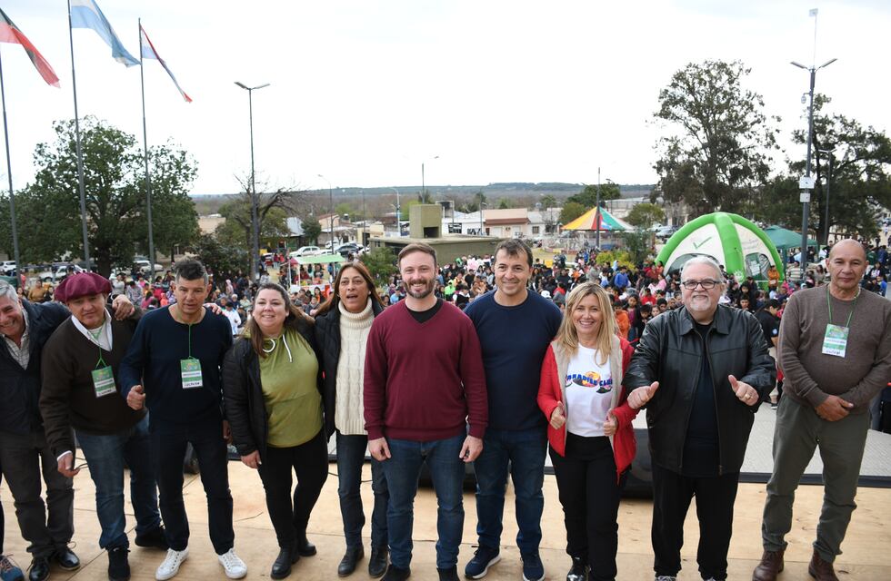 Azcué: “trabajamos para que los chicos crezcan en una ciudad ordenada y con oportunidades”