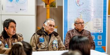 Daniel Arias contó que “a pedido de la profesora, Viviana Romero fuimos invitados junto al presidente del Centro de Excombatientes, Conrado Zamora y nuestro compañero, Martín Romero para narrar frente a los jóvenes estudiantes, algunas de nuestras historias durante el conflicto".