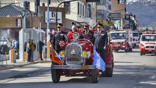 Aniversario de Ushuaia: la Municipalidad abrió la inscripción para instituciones que deseen participar del desfile