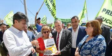Osvaldo Jaldo: “Entendemos que una vivienda significa el techo propio y también dinamizar la economía de la provincia”