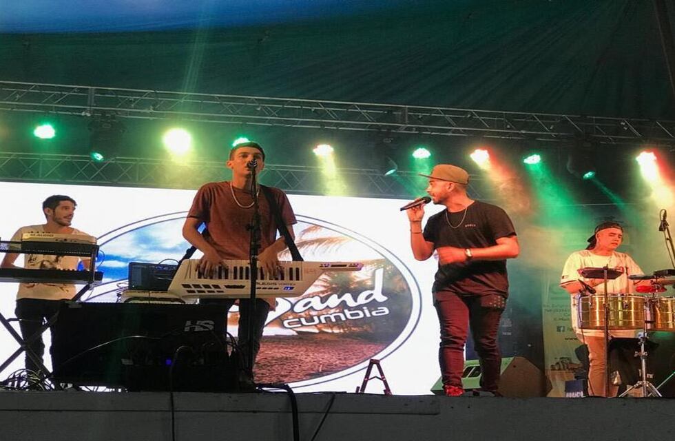 La Ray Band Cumbia presentó su cover “AM”