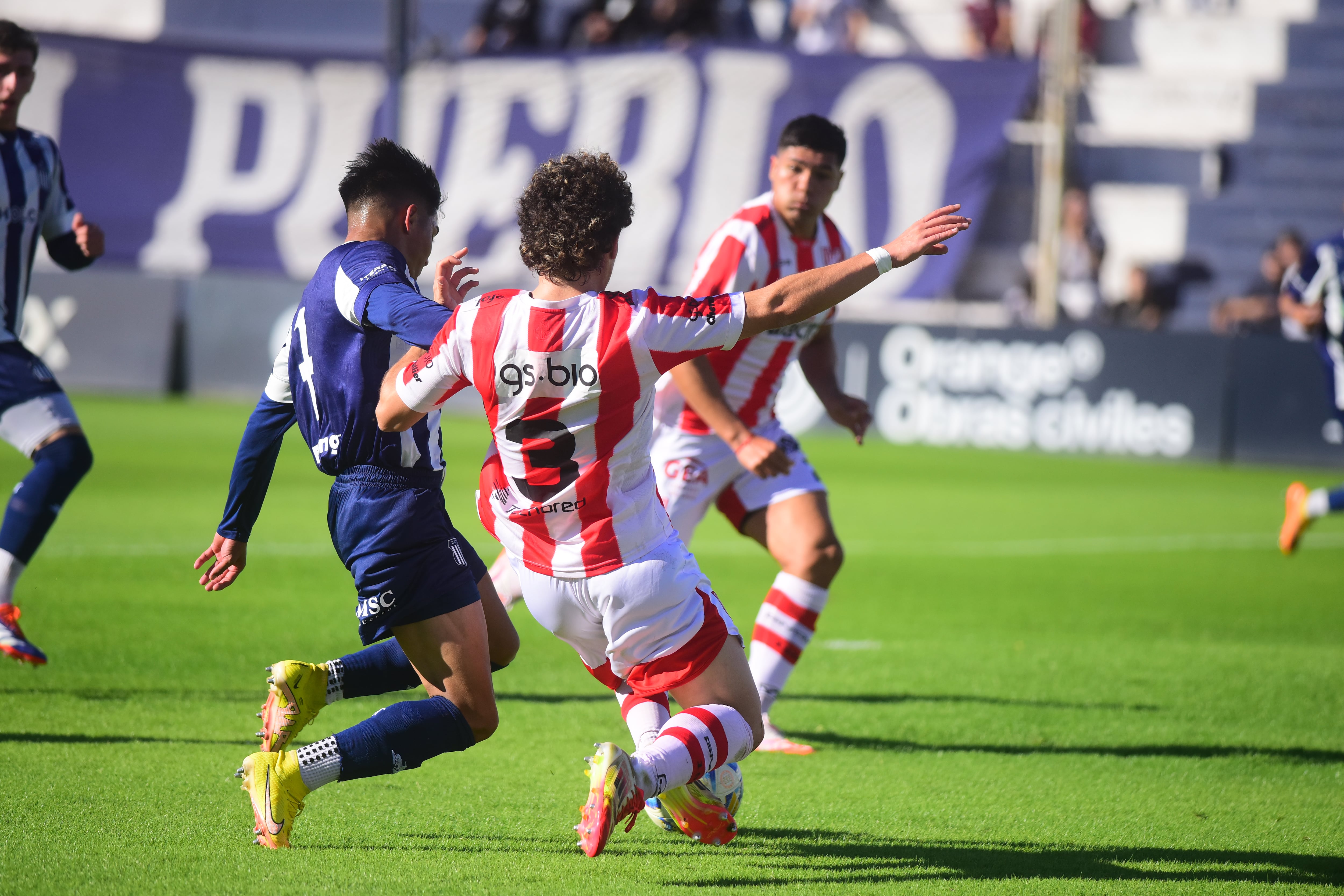 Clásico de reserva Talleres vs. Instituto en la BOutique de barrio Jardín. (José Gabriel Hernández / La Voz)