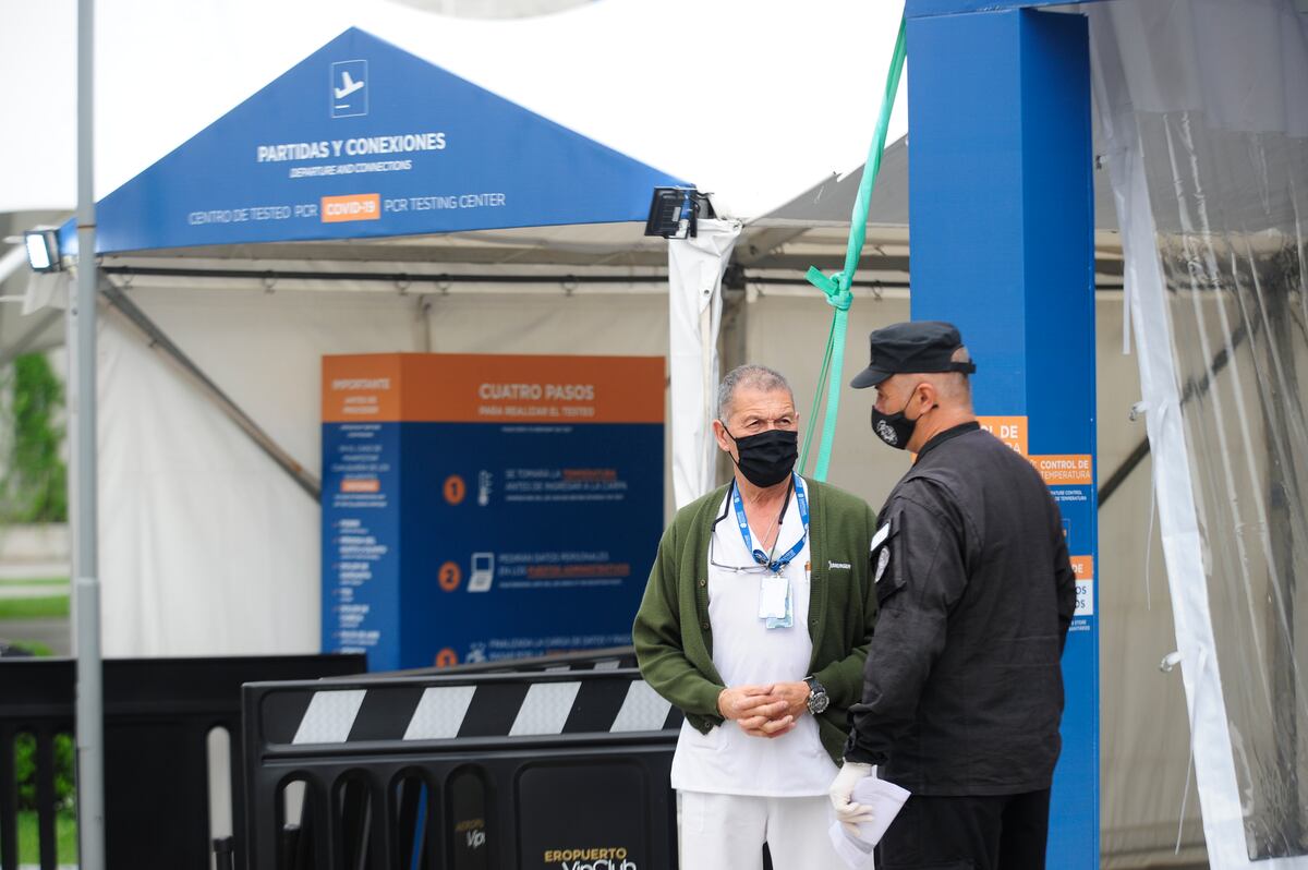 El hombre que viajó de Miami con COVID-19 mintió para conseguir un  certificado