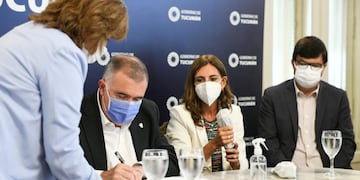 Otorgarán un bono de $10 mil a los estatales.