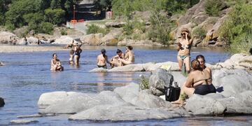 Balnearios con visitantes de distintos puntos de la provincia.