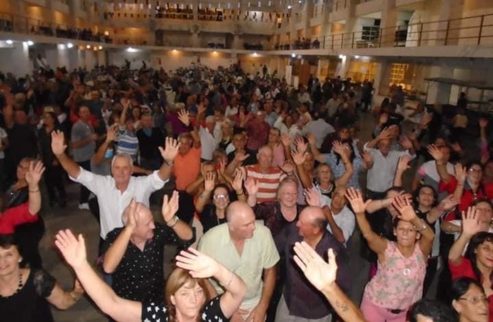 Trabajadora de la salud denunció evento multitudinario de adultos mayores en Crespo