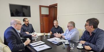 Rodrigo Aristimuño y José Obregón recibieron a representantes de COVIARA.