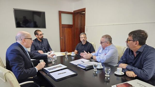 Rodrigo Aristimuño y José Obregón recibieron a representantes de COVIARA.