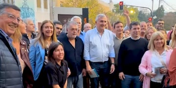 El gobernador de Jujuy y precandidato a presidente por la UCR, Gerardo Morales, estuvo de campaña en La Plata.