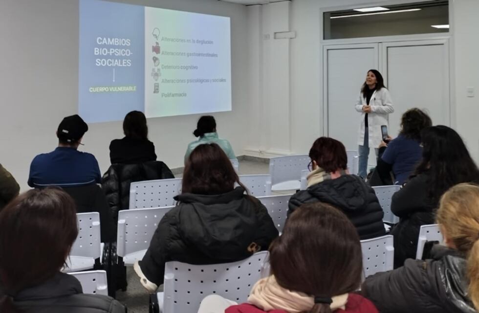 Capacitación sobre alimentación segura y saludable en residencias para personas mayores