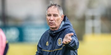 Bombazo Rosario Central: Ariel Holan dejó de ser el DT de Rosario Central tras el título que le dio la AFA.