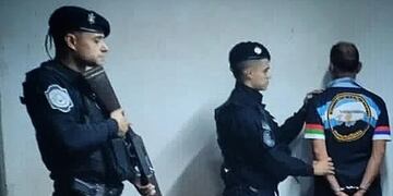 Detuvieron a un individuo cuando intentó resistirse con armas a un arresto.