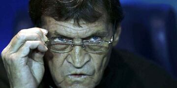 Julio César otra vez será el técnico de Independiente. Foto: AP.