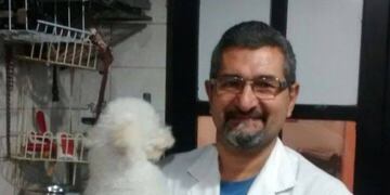 Ricardo González, médico veterinario.