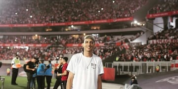 Stuart en la fiesta de River