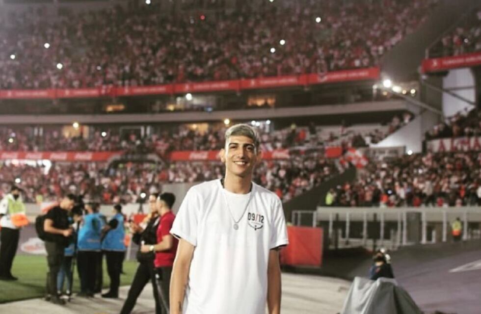 Stuart tiró un freestyle en la fiesta de River en el Monumental