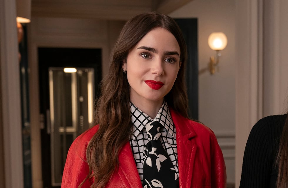 Tragedia en “Emily en París”: un asistente de dirección murió en pleno rodaje de la famosa serie