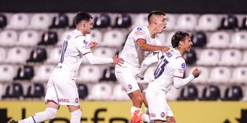 Domingo Blanco ya festeja su gol en la victoria de Independiente en Paraguay.