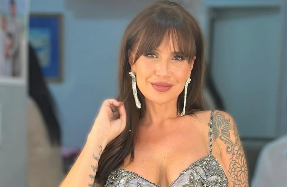 Desde la playa, Flor Peña deslumbró con la bikini más diminuta de la temporada y marcó tendencia