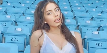 Sara Duque, la profe de Inglés de Julián Álvarez, volvió a Buenos Aires y alucinó con una remera muy diminuta