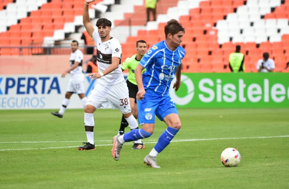 Godoy Cruz empató con Platense 2-2 en el Malvinas Argentinas