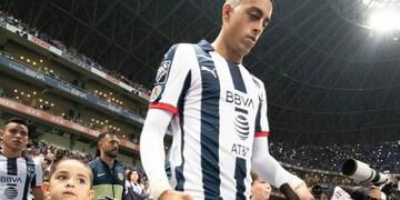 El mendocino Rogelio Funes Mori, jugador de Monterrey (México), aún no recibió los papeles de naturalización y no podría jugar el torneo de la Concacaf.